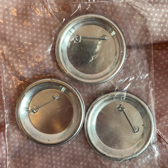 🎈 3 for $30 Bundle Deal! Set of fun spunky scarf/lapel pins  BNWOT - Picture 2 of 5